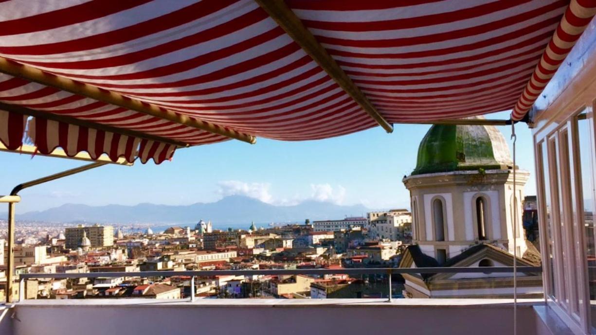 Bed and Breakfast La Terrazza Di Nonna Anna à Naples Extérieur photo